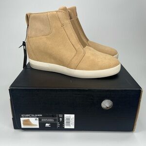 SOREL OUT N ABOUT PULL ON WATERPROOF TAN WEDGE BOOTS